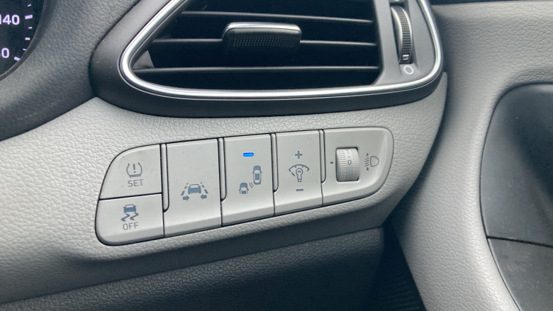 Hyundai i30 1.4T GDI Premium 5dr DCT Petrol Estate